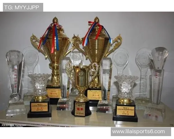 掌握足球技巧与战术提升你的球技和比赛表现的全面指南