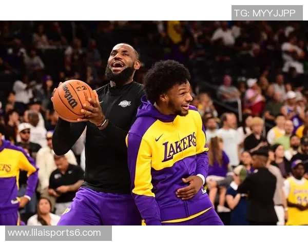 湖人快船各显神通布朗尼与本西分别扮演华子与约老师的精彩对决